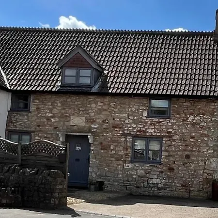 The Old Farmhouse 5* Winford