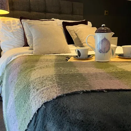 The Old Farmhouse 5* Winford